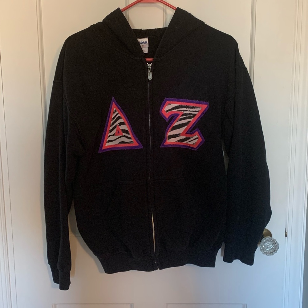 Delta Zeta DZ embroidered sweatshirt
